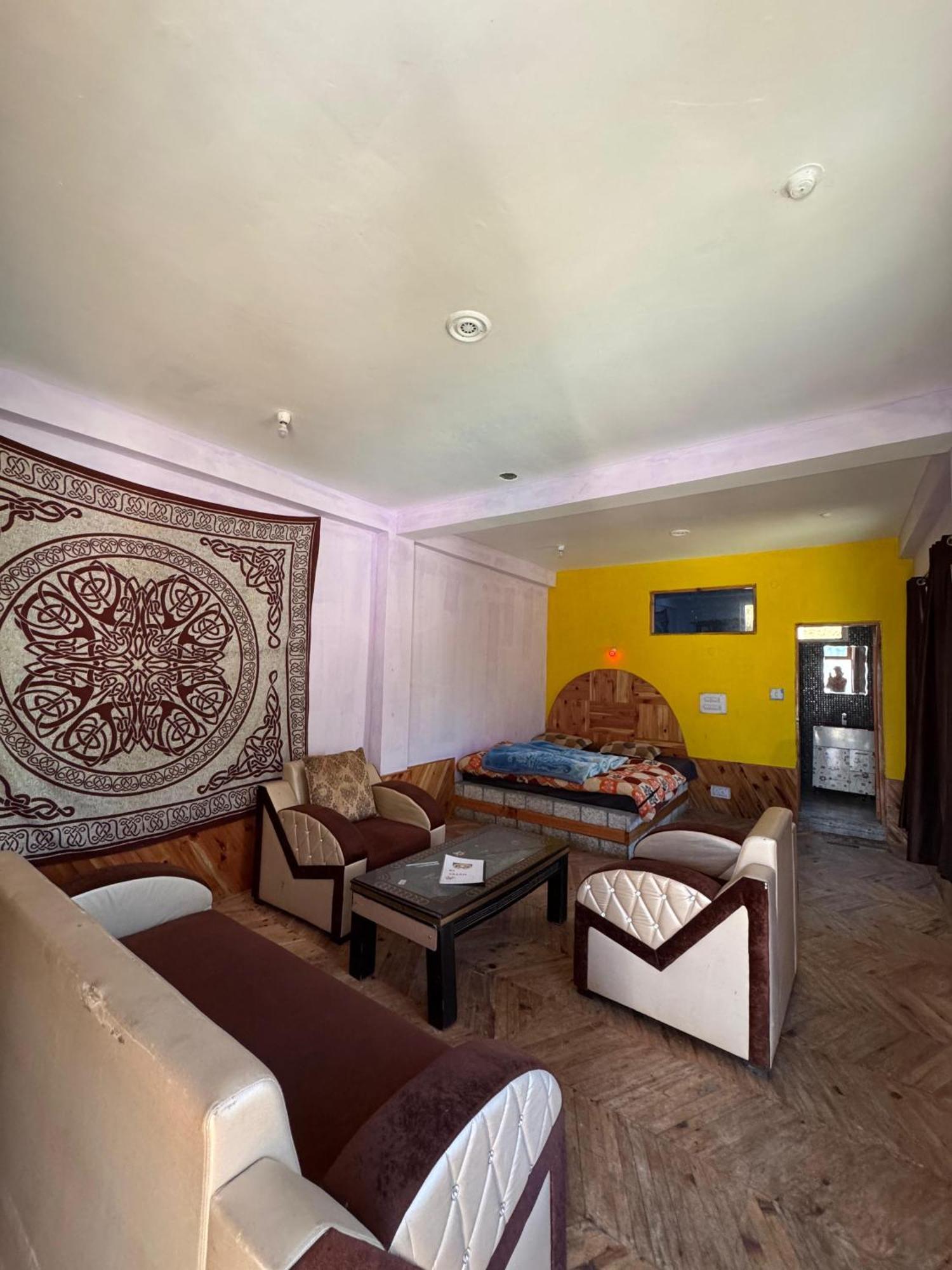 Hotel 19 Tosh Εξωτερικό φωτογραφία