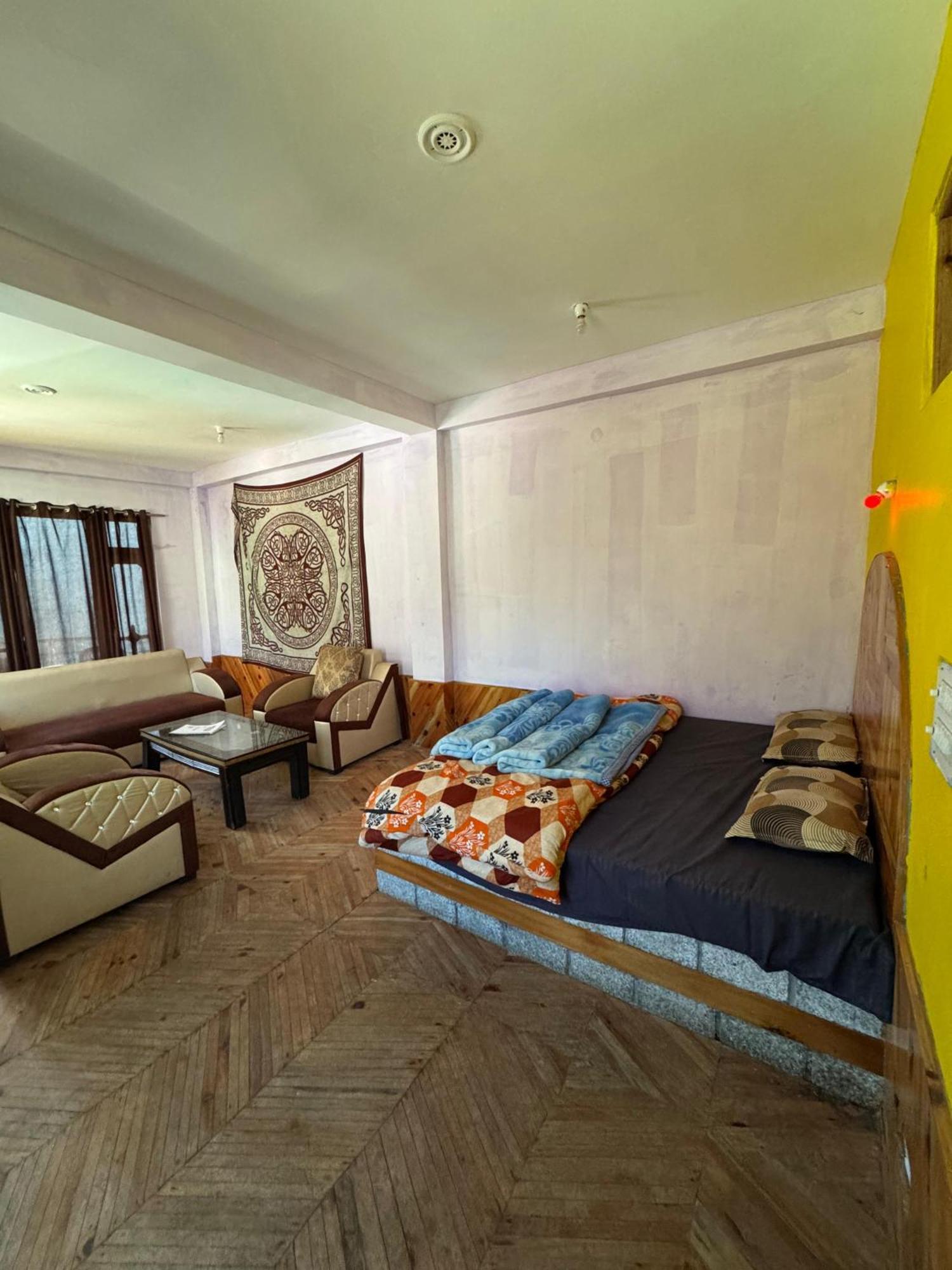 Hotel 19 Tosh Εξωτερικό φωτογραφία